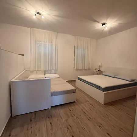 Seaesta Holidays Andrea Apartman *