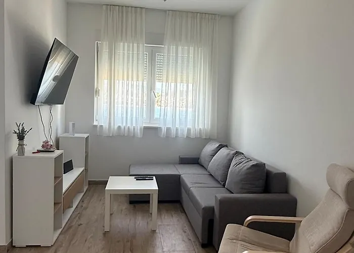 Lägenhet Seaesta Holidays Andrea